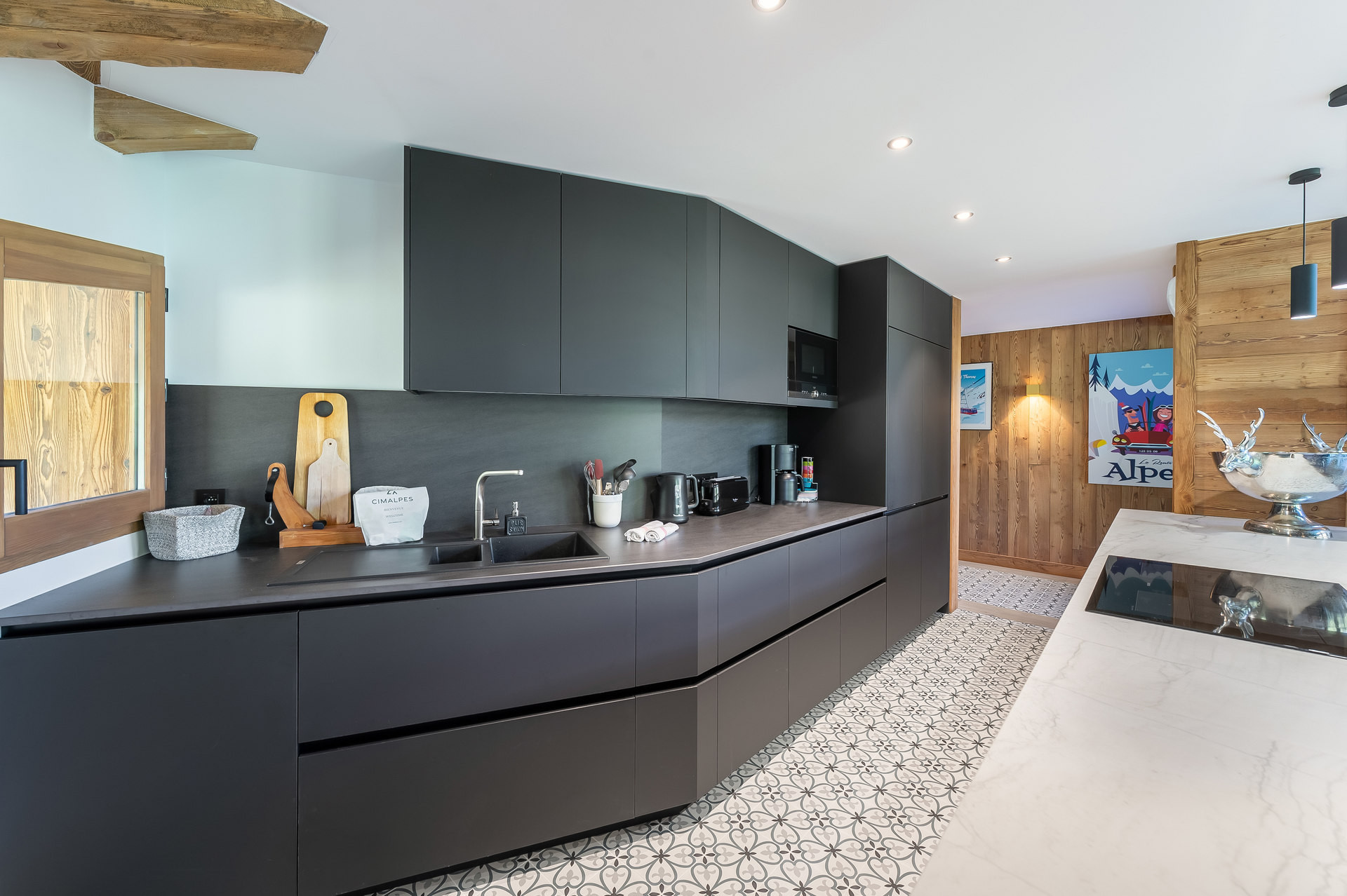 _lv_images__lot_0074061947_05_29687004