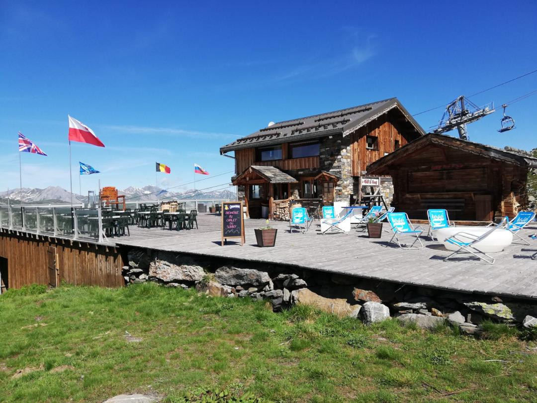 resturant-altitude-chalet-sunny-9658119