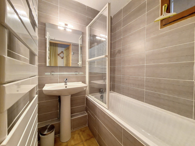 _agence-des-belleville_lv_images__lot_0000045751_12_27041688 _agence-des-belleville_lv_images__lot_0000045751_12_27041688