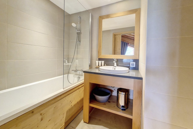 _agence-des-belleville_lv_images__lot_0000045828_10_27078333 _agence-des-belleville_lv_images__lot_0000045828_10_27078333