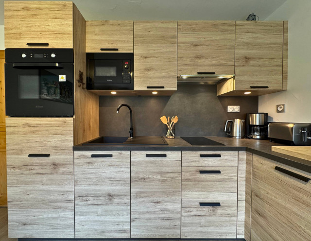 _lv_images__lot_0060030438_05_29924456