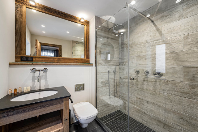 _lv_images__lot_0060510788_08_27838346