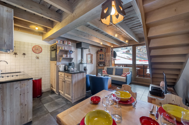 _lv_images__lot_0060511628_06_28534340