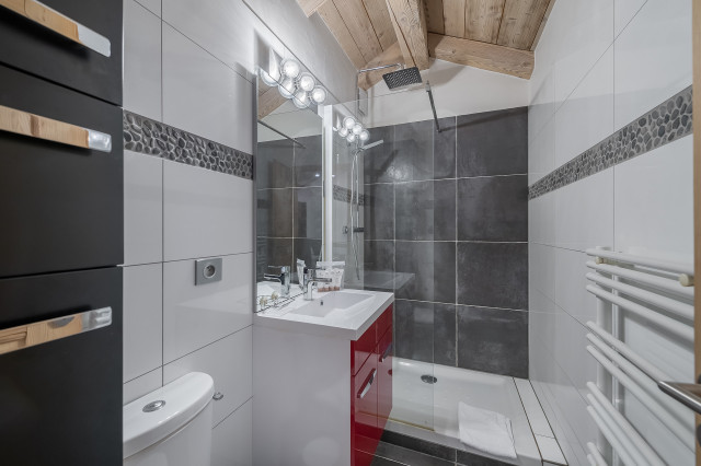 _lv_images__lot_0060511628_11_27277037