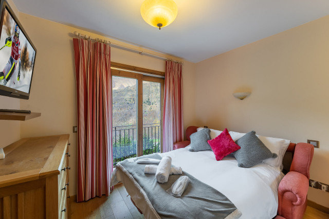 _lv_images__lot_0060511646_04_27669824