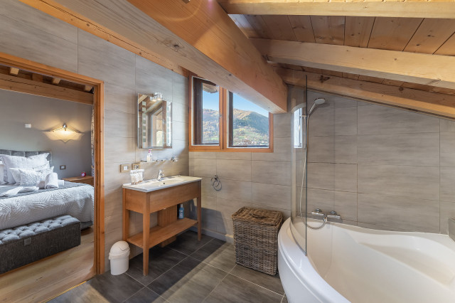 _lv_images__lot_0060511646_12_29348002