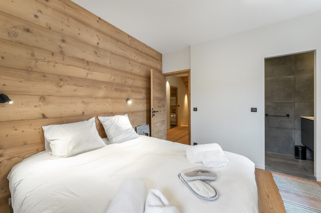 _lv_images__lot_0074061383_08_27440703