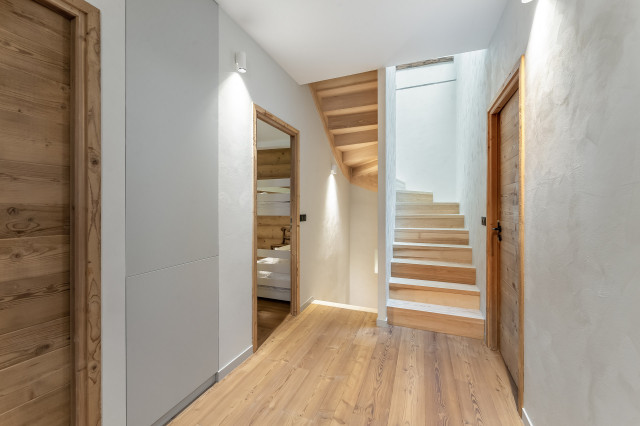 _lv_images__lot_0074061383_10_28553944