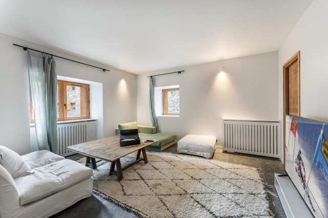 _lv_images__lot_0074061383_16_28843826