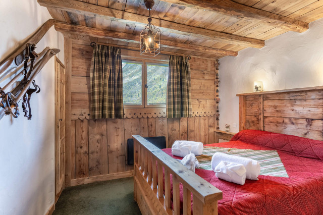 _lv_images__lot_0074061384_04_29228272