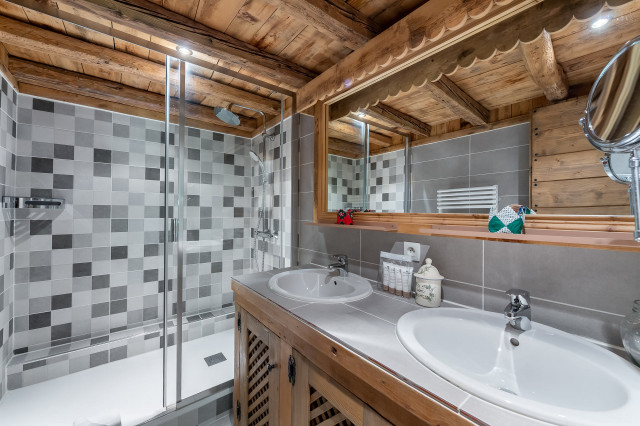 _lv_images__lot_0074061384_05_27034772