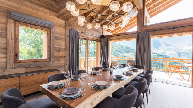 _lv_images__lot_0074061387_02_27351489