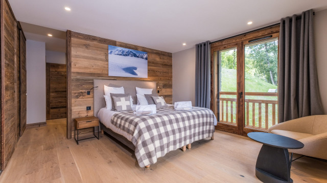 _lv_images__lot_0074061387_09_27459047