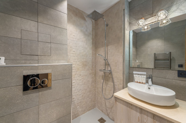 _lv_images__lot_0074061440_11_30032155