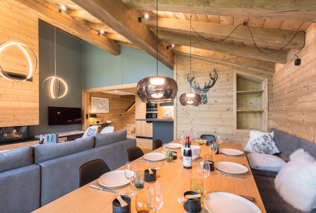 _lv_images__lot_0074061795_03_32665871