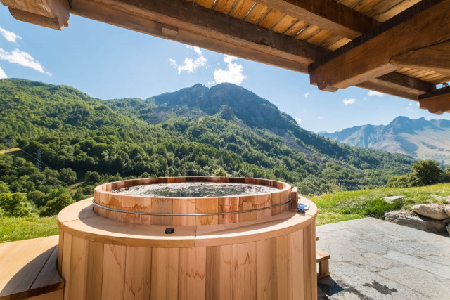 _lv_images__lot_0074061814_01_28932171