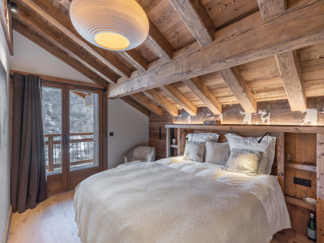 _lv_images__lot_0074061814_07_29990482