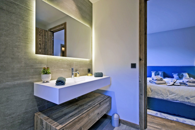 picture_estate_3647_438661a8-076a-48f1-bb6d-b1598cc17f16