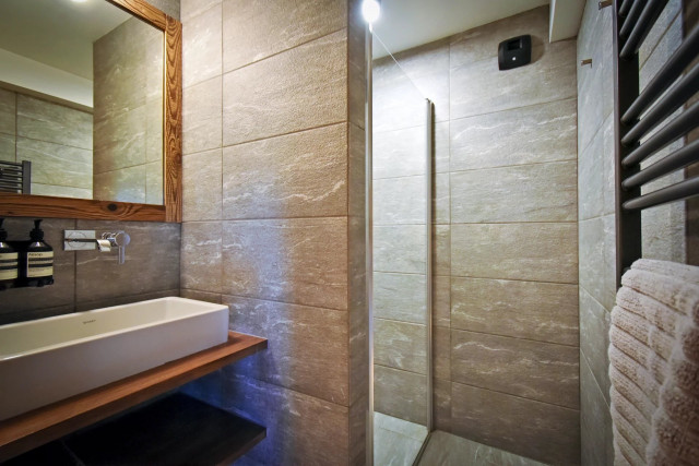 picture_estate_3883_61fa44b0-5063-4e0a-a61f-b411e2a46f0a